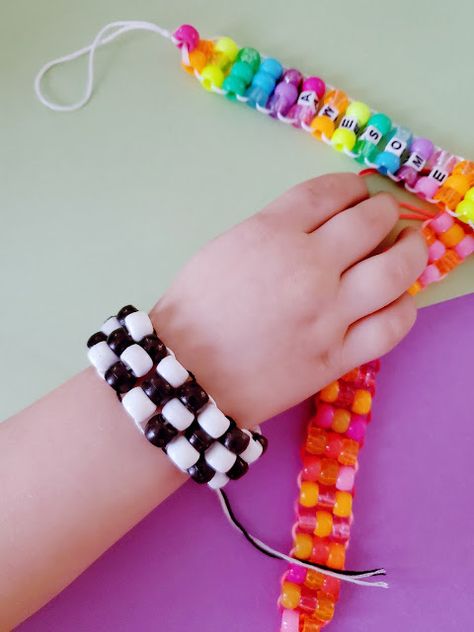 Beaded Bracelet Diy, Kandi Inspo, Pony Bead Bracelets, Pony Bead Crafts, Kandi Ideas, Melty Beads, Kandi Bracelets, Beaded Bracelets Tutorial, With My Friends