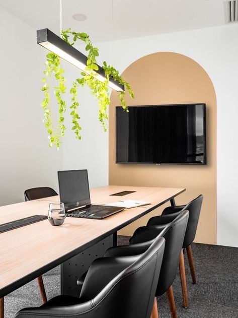 Meeting Room Design Office, Small Office Interior Design, Small Office Design Interior, Conference Room Design, Meeting Room Design, Office Wall Design, Interior Kantor, Small Office Design, Modern Office Interiors