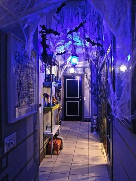 Entrada Halloween, Halloween Decor Diy, Casa Halloween, Halloween House Party, Hal Decor, Diy Halloween Decor, Adornos Halloween, Halloween Prop, Halloween Tattoo