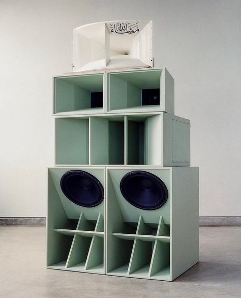 Diy Sound System, Sound Room, Subwoofer Box Design, Big Speakers, Speaker Projects, Vintage Speakers, Horn Speakers, Speaker Box Design, Sound System Speakers