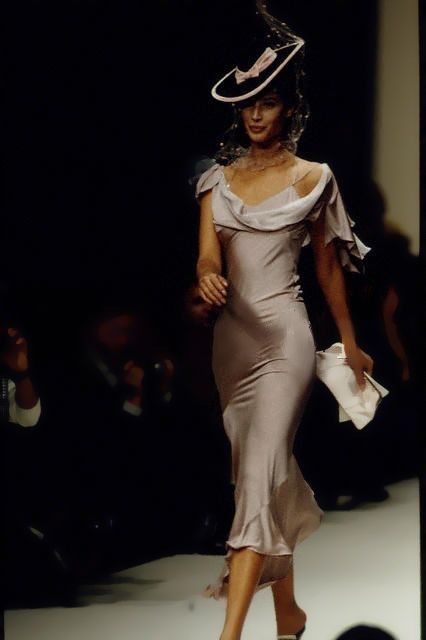 Random Scenarios, Galliano Dress, Runway Gowns, 90s Runway Fashion, Runway Fashion Couture, Runway Outfits, Outfit Inspired, Christy Turlington, 90s Aesthetic