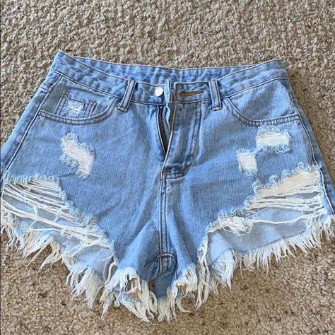 Shein Jean Shorts. Never Worn But No Tags Outfits Shorts Jeans, Ripped Jean Shorts Outfit, Diy Jean Shorts, Clothes Shein, Ripped Jeans Shorts, Jean Shorts Outfit, Blue Jeans Shorts, Clothes Shorts, Cute Bottoms