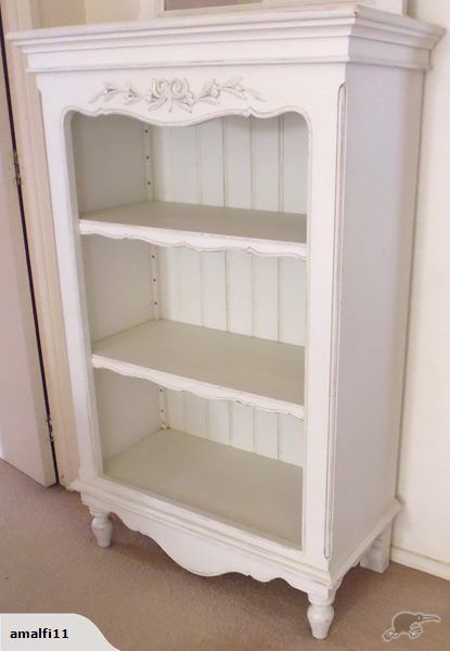 French White Furniture, French Bookshelf, White Desk With Hutch, French Bookcase, Shabby Chic Dining Room, Vintage Bookcase, Clay Plates, Early Settler, Girl Decor