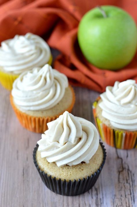 With an apple cider cupcake, apple pie filling and Fireball frosting these apple pie cupcake might cause you to eat more than one. #applepiecupcakes #applecupcakes #fallcupcakes #appleciderrecipes #fireballrecipes | chiselandfork.com Mm Cupcakes, Apple Cider Cupcakes, Cinnamon Buttercream Frosting, Cinnamon Buttercream, Cinnamon Cupcakes, Coconut Dessert, Slow Cooker Desserts, Brownie Desserts, Oreo Dessert