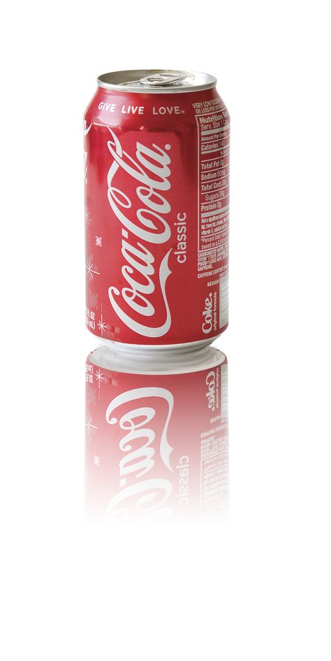 See how to create an accurate reflection in photoshop of a cylindrical object! Coke Can Photography, Cylindrical Objects, Foodie Lover, Coke Can, Always Coca Cola, Soda Drinks, Aluminum Cans, Pop Cans, Coke Cans