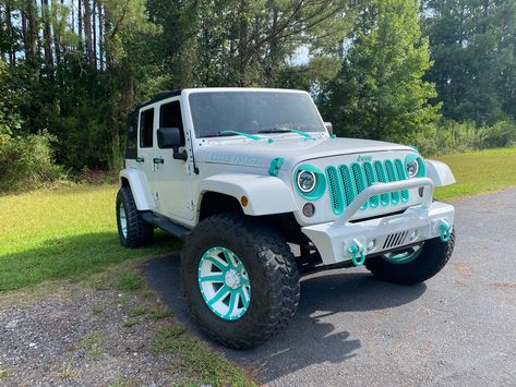 White Jeep Blue Accents, White And Blue Jeep Wrangler, White Jeep Wrangler With Teal Accents, Lavender Jeep Wrangler, White And Teal Jeep Wrangler, Jeep Accent Colors, White Jeep With Purple Accents, White Jeep With Blue Accents, White Jeep With Teal Accents