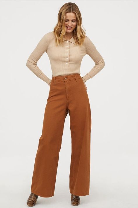 Neutral Color Outfits & Favorite Neutral Pieces | Oh Darling Blog 70 Degree Weather Outfit, Neutral Color Outfits, Color Outfits, Brown Pants, Modieuze Outfits, Twill Pants, Neutral Outfit, Colourful Outfits, Neutral Color