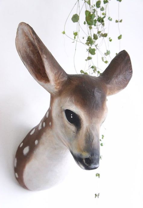 Faux Taxidermy Diy, Animal Heads On Wall, Taxidermy Diy, Mascara Papel Mache, Paper Mache Animal Head, Paper Mache Wall Art, Diy Paper Mache, Wedding Centerpieces Diy Rustic, Craft Room Organization Diy