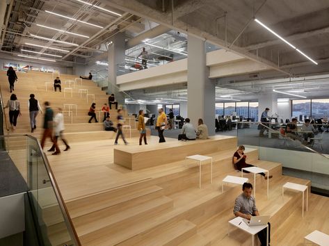 Grand Offices Stairs at Square Headquarters - San Francisco Pixar Offices, Open Office Layout, Tiered Seating, Innovative Office, Interior Design Institute, Stairs Architecture, Interior Design Magazine, Office Building, Square Design