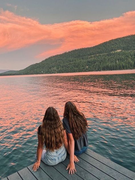 Boat Pictures With Friends, Lake Photoshoot, Boat Pictures, Lake Trip, Lake Pictures With Friends, Lake Photos, Pictures With Friends, Summer Fun List, Lake Pictures