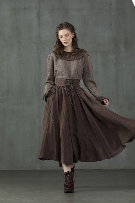 Knights Aesthetic, Check Blouse, Strega Fashion, Pleated Collar, Academia Fashion, Modest Dresses Casual, Look Retro, Vintage Inspired Outfits, Fashion Attire