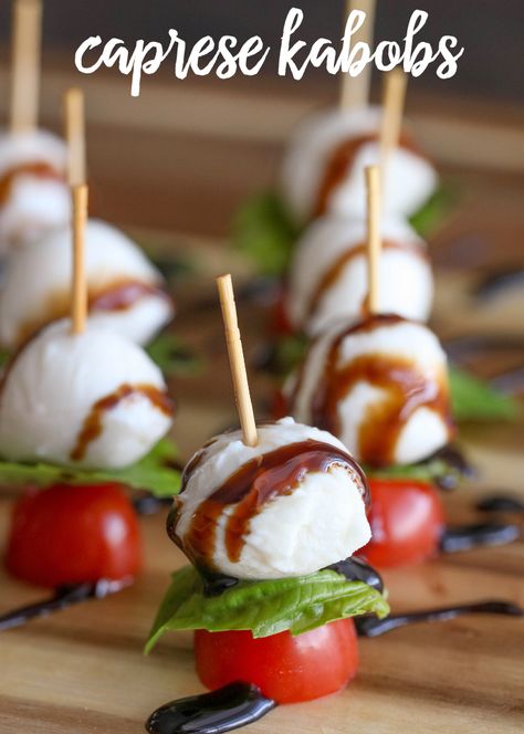 Fresh Mozzarella Recipe Appetizers, Caprese Kabobs, Summer Finger Foods, Cheese Kabobs, Tomato Appetizers, Tasty Appetizers, Summer Appetizers Easy, Wedding Luncheon, Lil Luna