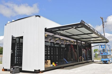 Introducing Hydraulic Doors for ISO Shipping Containers – A New Revolution in Hydraulics Container Gym, Kursi Ban, Green Roof House, Backyard Gym, Shipping Container Architecture, Iso Container, Container Cafe, Container Cabin, Container Office