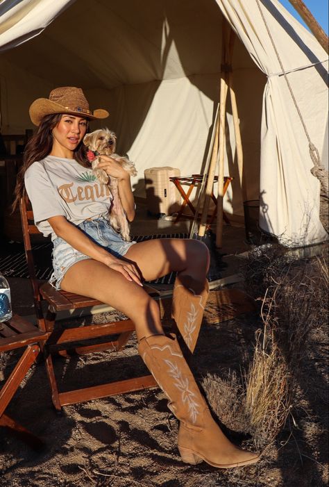 Desert fashion, Joshua tree style, glamping outfits Joshua Tree Outfit Ideas Summer, Joshua Tree Style, Desert Vibes Outfit, Desert Wardrobe, Desert Chic Outfit, Glamping Outfits For Women, Desert Style Fashion, Arizona Outfits Summer, Desert Attire