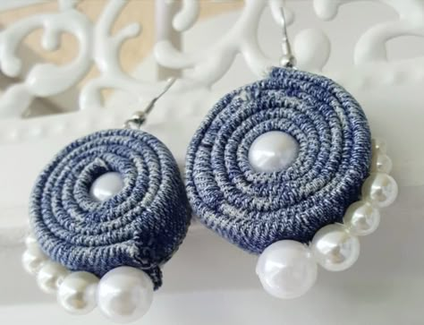 Jean Jewelry, Denim Bracelet, Denim Earrings, Diy Earrings Easy, Earrings Diy Handmade, Diy Fabric Jewellery, Denim Crafts Diy, Fabric Earrings, Swirl Earrings