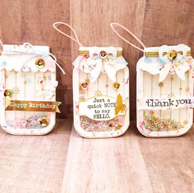 17155582_1892719734274217_4121553718822913252_n Shaker Tags, Mason Jar Cards, Scrapbook Embellishments Diy, Anniversaire Diy, Mason Jar Crafts Diy, Shaker Cards, Mason Jar Diy, Mason Jar Crafts, Jar Crafts