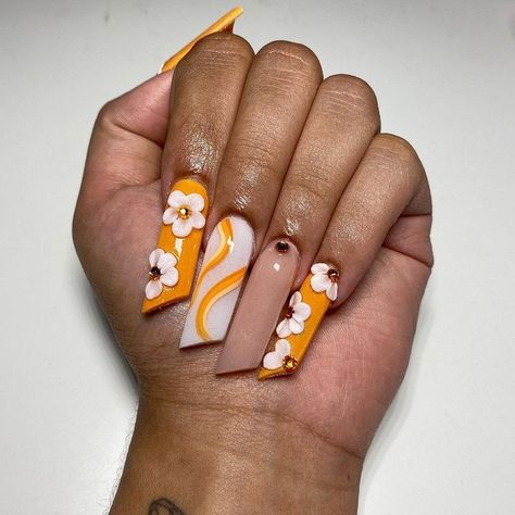 To achieve the ultimate long lipstick nail shape, you must file your nails into a slant just like the tip of a fresh lipstick. To get the best out of this style opt for a longer length. 📸 arcylicby.aniyah via IG Lipstick Nail Shape, Lipstick Nails Design, Lipstick Nails Shape, Nail Ridges, Lipstick Nail, Lipstick Nails, Different Nail Shapes, Shapes Design, London Nails