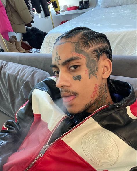 Black Men Face Tattoos, Men With Face Tattoos, Mens Face Tattoos, Waves Hairstyle Men, Face Tats, Tatted Men, Gender Fluid Fashion, Fashionable Men, Funny Feeling