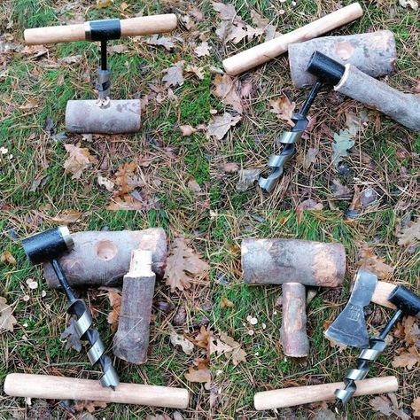 Bush Craft Tools, Primitive Survival Tools, Bushcraft Ideas Diy, Bushcraft Supplies, Homemade Survival Gear, Cowboy Camping, Bushcraft Projects, Bushcraft Tools, Tools For Woodworking