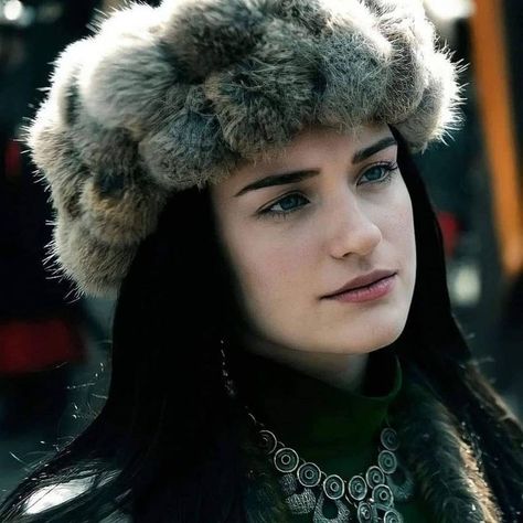 Lyanna Stark, Goddess Beauty, Viking Women, Viking Woman, Fantasy Aesthetic, Face Claims, Woman Face, Your Eyes, Character Inspiration