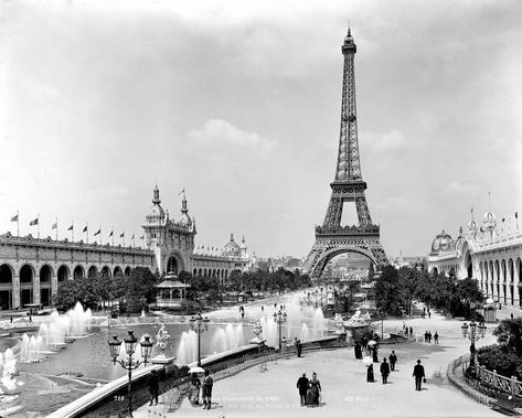 25 vintage photos show the cultural landscape of Paris - Insider Paris Old Photo, Paris Old Aesthetic, 1920s France Aesthetic, Paris 1920s Aesthetic, Paris 1800, Making Angels, Paris 1920s, 1920s France, Paris Landscape