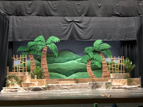 Madagascar Set Design, Moana Stage Design, Jungle Book Stage Design, Madagascar Musical Set, Moana Play Props, Moana Set Design, Moana Jr Set Design, Island Set Design, Paper Mache Art Projects