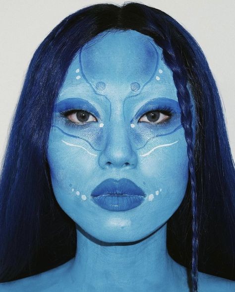 Alien Makeup, Blue Alien, Alien Costume, Alien Aesthetic, Magical Makeup, People Having Fun, Halloween Makeup Inspiration, Glam Makeup Look, Colors For Skin Tone