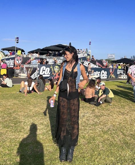 Proper Nye Festival, Coachella Hippie Outfits, Black Lace Coachella Outfit, Mesh Dress Rave Outfit, Govball Outfits 2023, Music Festival Outfits Rock, Black Country Festival Outfit, Night Time Concert Outfits, Lcd Soundsystem Concert Outfit