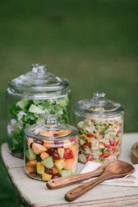 Soirée Bbq, Backyard Engagement Parties, Laid Back Wedding, Outdoor Dinner Parties, Interior Colors, Interior Bathroom, Bbq Wedding, Outdoor Dinner, Picnic Wedding