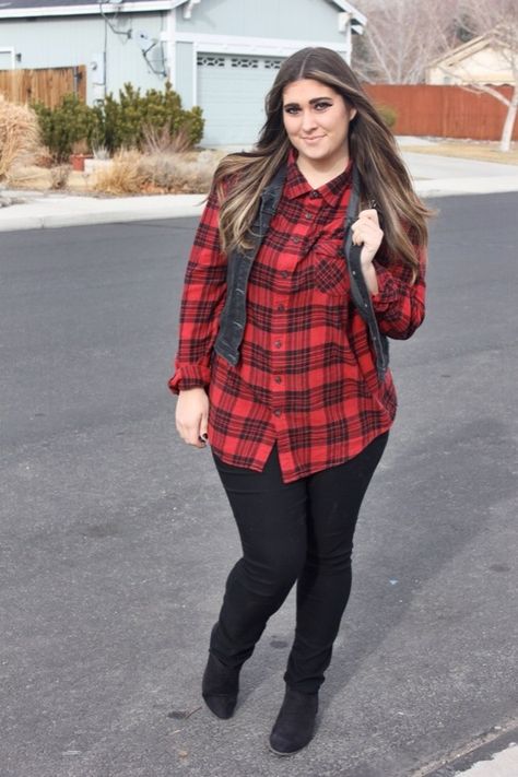 Flannel Outfits Aesthetic, Plaid Flannel Outfit, Flannel Outfits Summer, Boy Outfits Aesthetic, Formal Attire For Women, Burlington Coat Factory, Black Plaid Shirt, Summer Leggings, Flannel Outfits