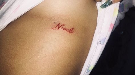 Small Baddie Tattoo Ideas, Baddie Tattoos Chest, Baddie Tatoos, Tattoo Baddie, Numb Tattoo, Female Tattoo Ideas, Baddie Tattoos, Girl Neck Tattoos, Black Girls With Tattoos