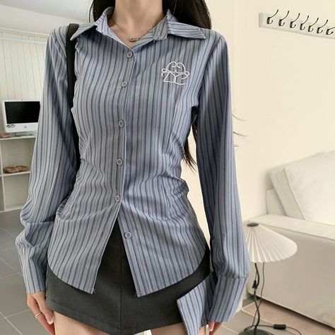 Vintage Striped Shirt, Preppy Mode, Slim Blouse, Preppy Fashion, Striped Shirts, Striped Shirt Women, New Aesthetic, Estilo Preppy, Casual Long Sleeve Shirts