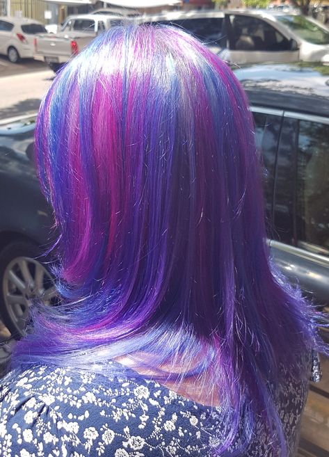 Twilight Sparkle Hair Color, Spectra Hair Dye, Twighlight Sparkle Hair, Twilight Sparkle Hair Dye, Iroiro Hair Color, Twilight Sparkle Hair, Pink Hair Grunge, Hair Dye Inspo Aesthetic, Purple And Blue Highlights