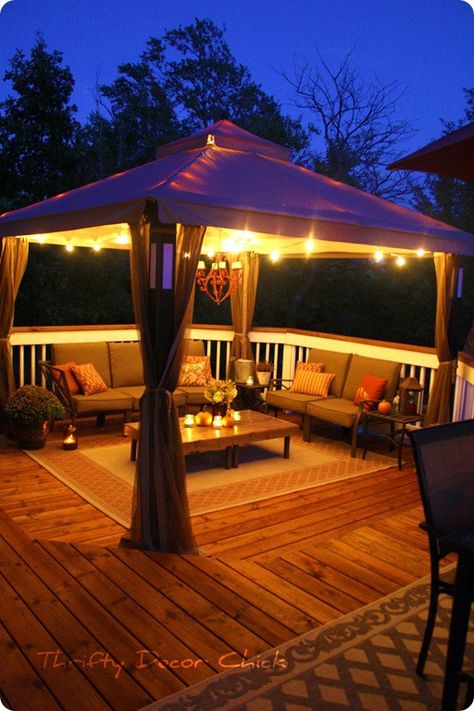 Throw up a tent with small string lights on an outside deck to entertain at night! Add a carpet for an extra comfy feel! www.NovelliTeam.com Back Deck Ideas On A Budget, Deck And Patio, Balkon Decor, Casa Country, Casa Patio, Diy Deck, Have Inspiration, Backyard Deck, Patio Makeover