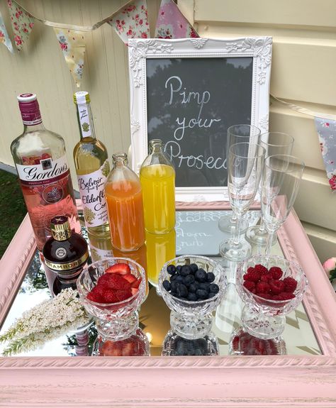 Hen Do House Party, Prosecco Party Ideas, Classy Hen Do Decorations, Prosecco Bar Wedding, Garden Party Hen Do, Hen Do Cocktails, Hen Do Table Decorations, Pjs And Prosecco Party, Hen Festival