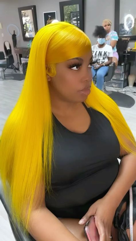 Yellow Wig Black Women, Yellow Wig Install, Yellow Wigs On Black Women, Yellow Hair Black Women, Yellow Frontal Wig, Yellow Hair Ideas, Yellow Lace Front Wig, Colour Hairstyles, Yellow Wig