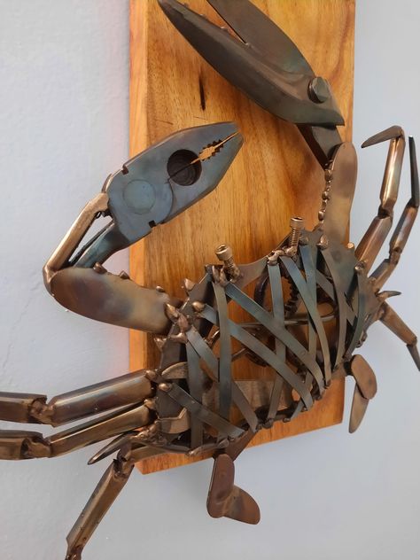 Scrap Metal Sculpture, Metal Crab, Junk Metal Art, Scrap Recycling, Cutlery Art, Metal Sculptures Garden, Recycled Metal Art, Welding Art Projects, Metal Yard Art