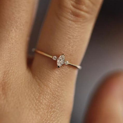 25 Minimalist Engagement Rings Unique Diamond Wedding Bands, Cute Promise Rings, Marquise Cut Diamond Ring, Minimalist Diamond Rings, Marquise Cut Rings, Wedding Ring Unique, Dainty Diamond Ring, Minimalist Engagement Ring, Zierlicher Ring