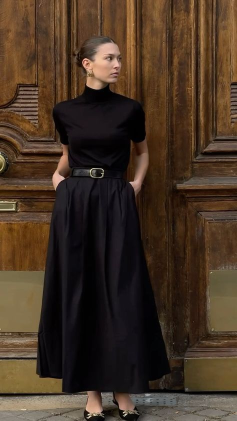 Black Outfit Classy Elegant, Midi Black Dress Outfit, Outfit Teatro, All Black Business Casual Outfits, Gala Outfits, Elegance Dress, Black Skirt Outfits, Met Gala Outfits, Outfit Elegantes