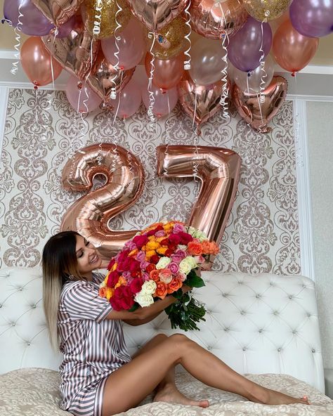 27th Birthday Ideas For Women Photoshoot, 27th Birthday Ideas For Women Theme, 27 Th Birthday, 27th Birthday Ideas For Women, 27th Birthday Cake, Birthday Party Planning Checklist, 27 Birthday Ideas, Birthday Ideas For Women, Rose Gold Cake