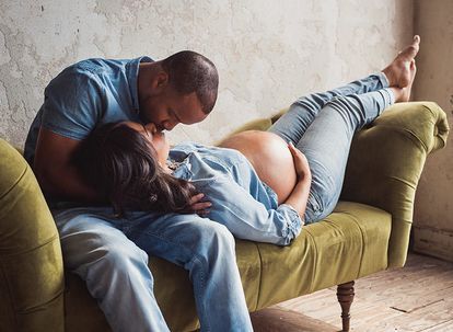 39 Creative Maternity Photo Ideas Best Maternity Photoshoot, Twins Posing, Maternity Studio Photoshoot, Maternity Photoshoot Ideas, Fashion Photography School, Pregnancy Pics, Maternity Photography Poses Couple, Maternity Photo Outfits, Maternity Photography Poses Pregnancy Pics