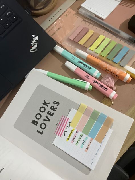 Using Sticky Notes In Reading, Book Lovers Annotation, Books Sticky Notes, Sticky Notes Book, Annotating Books, Notebook Ideas, Book Challenge, Book Annotation, Book Nook