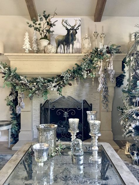 Neutral Christmas Decor, Christmas Fireplace Decor, Elegant Christmas Trees, Christmas Decor Inspiration, Christmas Mantel, Christmas Mantel Decorations, Christmas Interiors, Christmas Mantle, White Christmas Decor