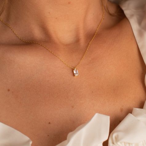 Caitlyn Minimalist, Diamond Necklace Gift, Nameplate Necklace Gold, Best Friend Jewelry, Elegant Pendant, Emerald Necklace, Bridesmaid Wedding, Necklace Minimalist, Diamond Charm