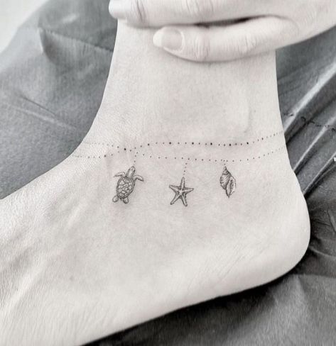 Turtle And Seashell Tattoo, Beach Tattoo Ideas Ankle, Simple Ocean Life Tattoos, Small Hawaii Tattoo Ideas, Dainty Sea Tattoos, Beachy Anklet Tattoos, Subtle Ocean Tattoo, Ocean Anklet Tattoo, Seashell Starfish Tattoo