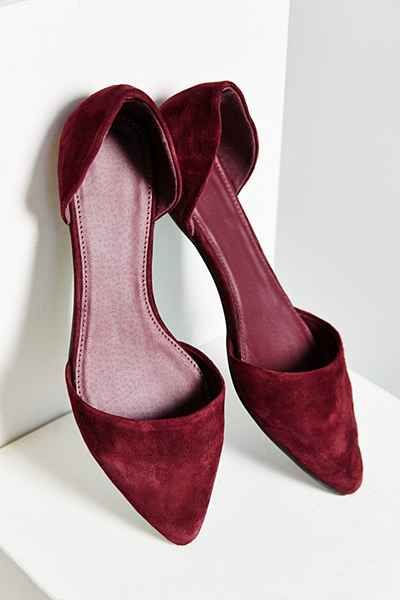 Suede D'Orsay Flat Shoes Flats Sandals, Creation Couture, Suede Flats, Mode Hijab, Shoe Closet, Red Suede, Crazy Shoes, Shoe Obsession, Suho