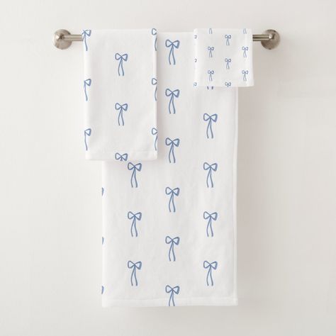 Coastal Aesthetic Bathroom, Light Blue Bathroom Aesthetic, Bathroom Decor Light Blue, Cute Bathroom Towels, Dorm Bathroom Ideas Decor, Coastal Granddaughter Bathroom, Coastal Grandma Bathroom, Coastal Cowgirl Bathroom, Blue Coastal Bathroom