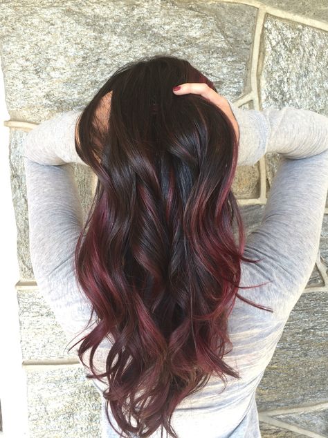 Red balayage Hair Color Red Highlights, Diy Balayage, Red Balayage Hair, Red Hair With Highlights, Red Ombre Hair, Red Highlights, Burgundy Hair, Ombre Hair Color, Long Wavy Hair