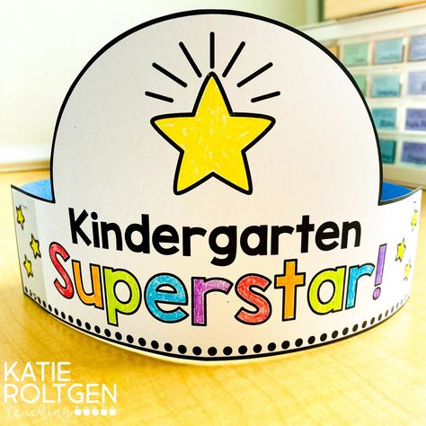 Grab this FREE first day of kindergarten crown! First Day To School Craft, First Day Craft For Kindergarten, First Day At Kindergarten Ideas, Orientation Day Activities Kindergarten, Student Of The Day Kindergarten, First Day Of Kindergarten Hats Free, 1st Day Of Kindergarten Craft, Takeaway Craft For Kindergarten, Kindergarten First Week Crafts