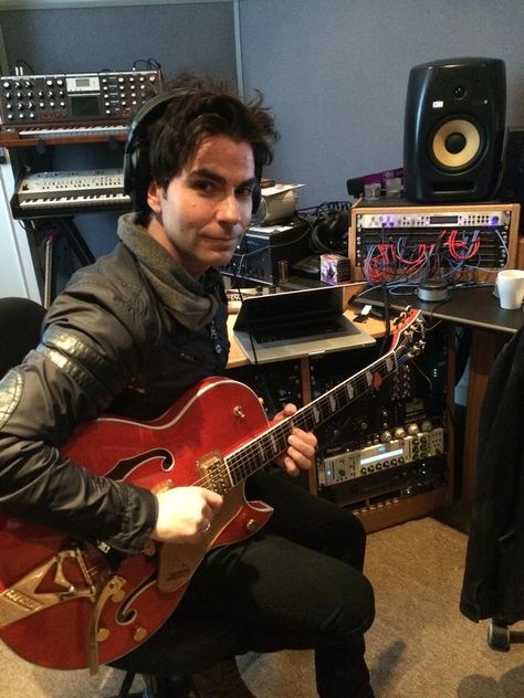 Kelly Jones at a recent recording session Kelly Jones Stereophonics, Kelly Jones, Music Rules, Dream Date, Become Successful, Wales Uk, Good Old Days, Morrissey, Rock'n Roll